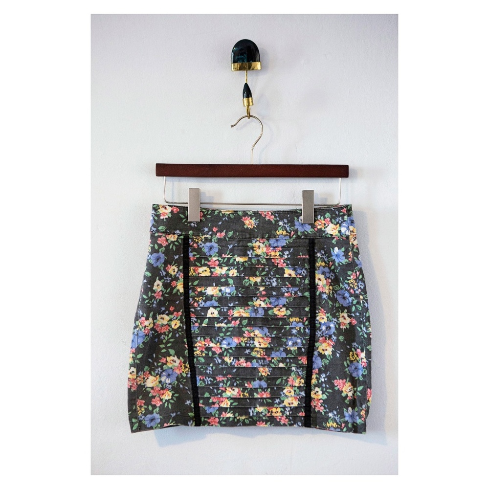 Floral black mini skirt